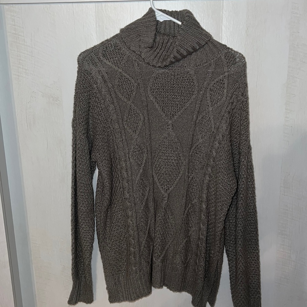 Women’s Grey Turtleneck Sweater. Size SMALL